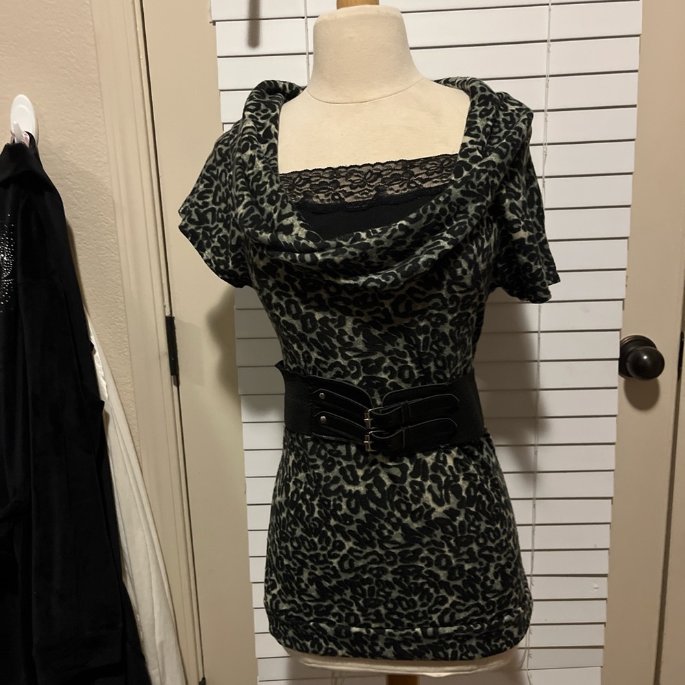 Leopard print top